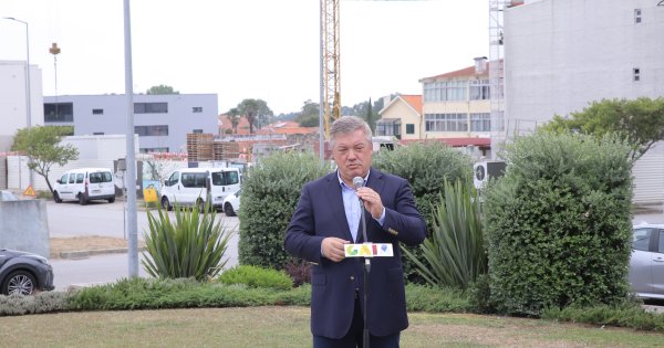 Visita aos trabalhos de construção de novas casas na Madalena