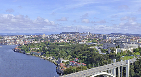 Obra da nova ponte corta Rua do Cavaco