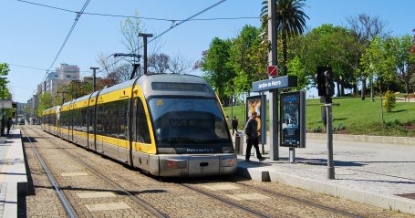 Linha Amarela do Metro do Porto cortada da Trindade a Santo Ovídio