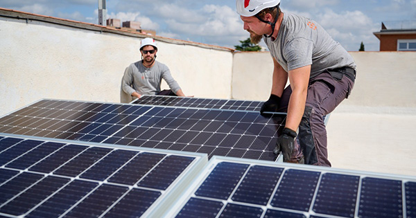 Escolas equipadas com centrais fotovoltaicas